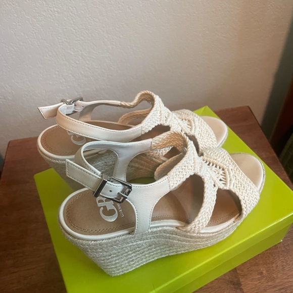 Gianni Bini Macrame Wedges - Picture 4 of 5